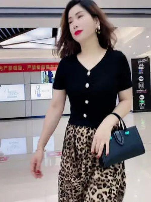 秋冬成人连衣裙直播视频,直播带你领略成人连衣裙魅力-第3张图片-成人动漫3d无尽视频