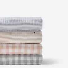 成人夏季毯子测评视频,清凉一夏，选对毯子的实用指南-第2张图片-成人动漫3d无尽视频