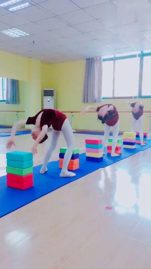 成人女孩训练套圈视频,轻松掌握成人女孩训练套圈技巧全解析-第3张图片-成人动漫3d无尽视频