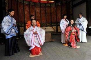 宫廷汉服成人女装视频,汉服成人女装视频赏析-第2张图片-成人动漫3d无尽视频