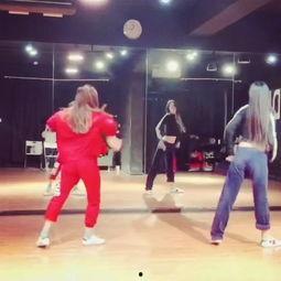 红色歌曲成人舞蹈视频,重温经典歌曲的舞蹈风采-第3张图片-成人动漫3d无尽视频