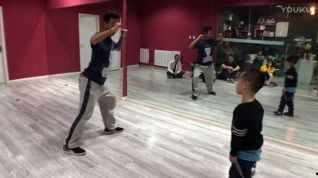 成人街舞如何讲课教学视频,轻松入门,舞动自我-第2张图片-成人动漫3d无尽视频 成人街舞如何讲课教学视频,轻松入门,舞动自我-第2张图片-成人动漫3d无尽视频