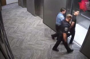 成人拉屎踩凳子视频,成人拉屎踩凳子引发的网络热议-第2张图片-成人动漫3d无尽视频