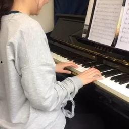 成人钢琴跑调教学视频,成人钢琴跑调教学视频深度解析-第3张图片-成人动漫3d无尽视频